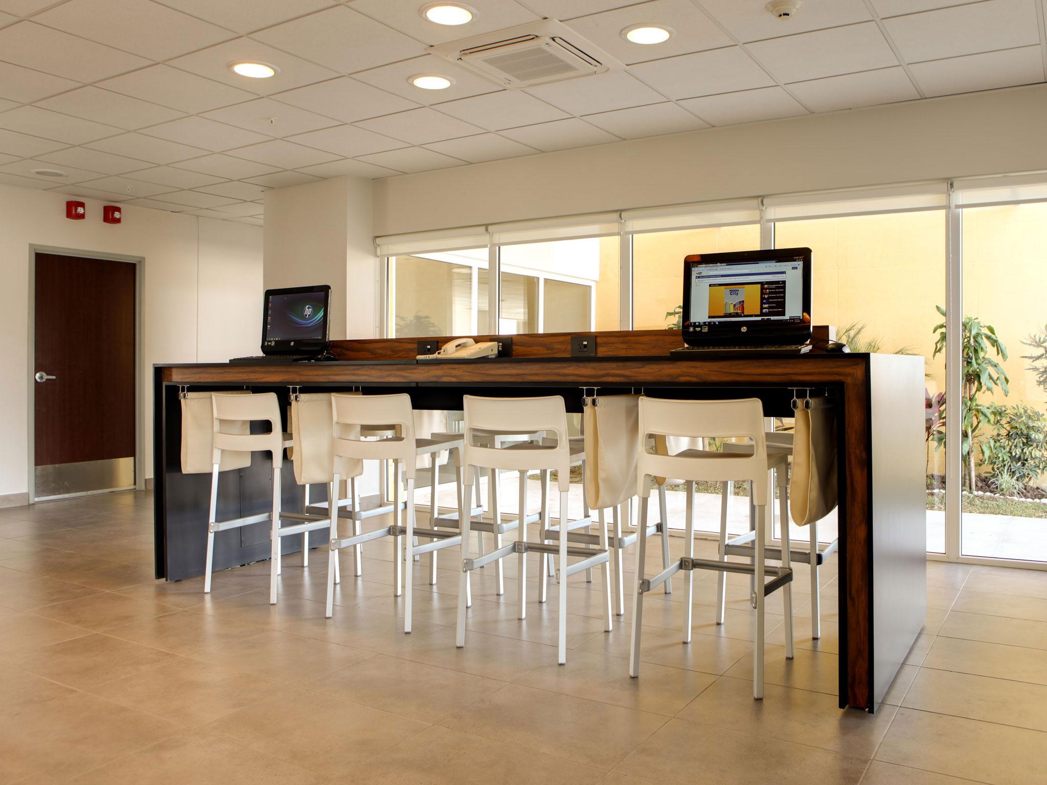 City Express By Marriott Durango Exterior photo